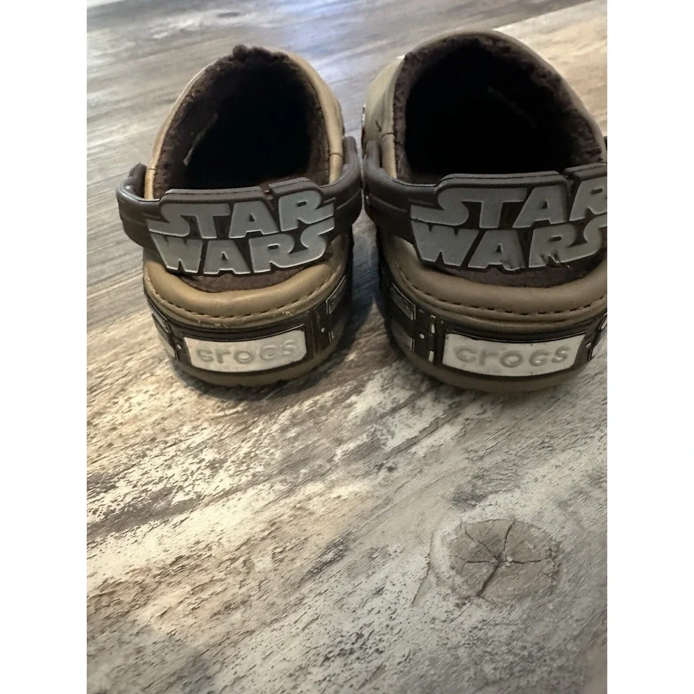 Star Wars  fleece lined‎ Crocs Kids Childs 10-11 With Book